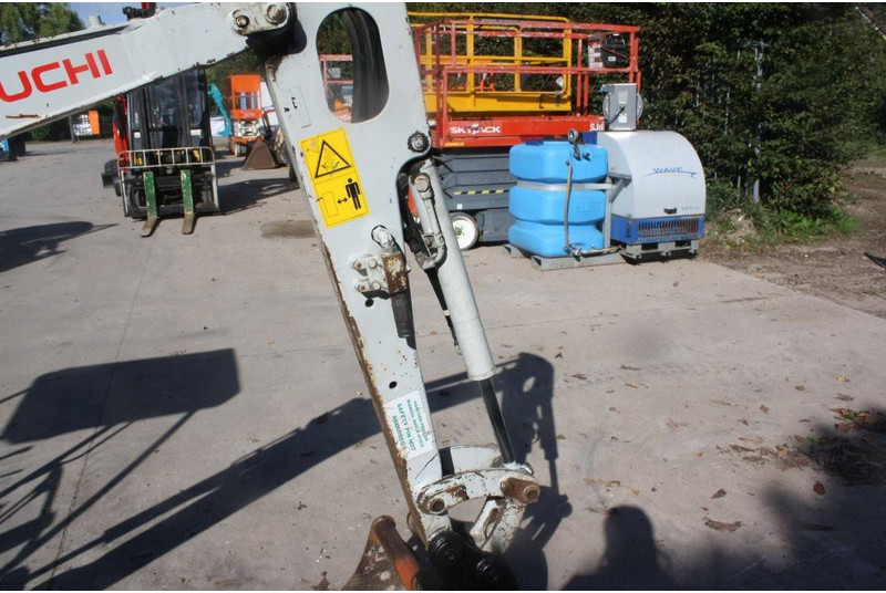 Mini excavator Takeuchi TB216: picture 10