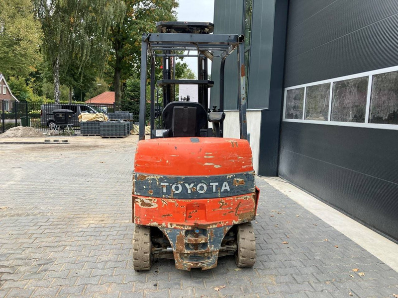 Toyota 7FBMF30 - Electric forklift: picture 4 Toyota 7FBMF30 - Electric forklift: picture 4