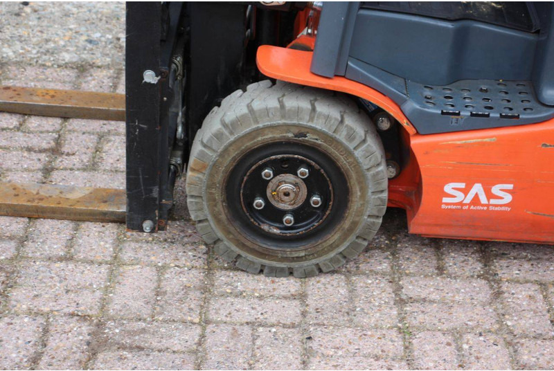 Electric forklift Toyota 8FBE15T: picture 15