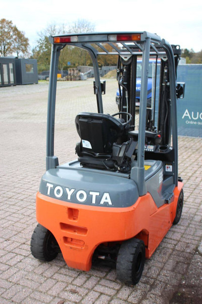 Toyota 8FBMK20T - Electric forklift: picture 5 Toyota 8FBMK20T - Electric forklift: picture 5