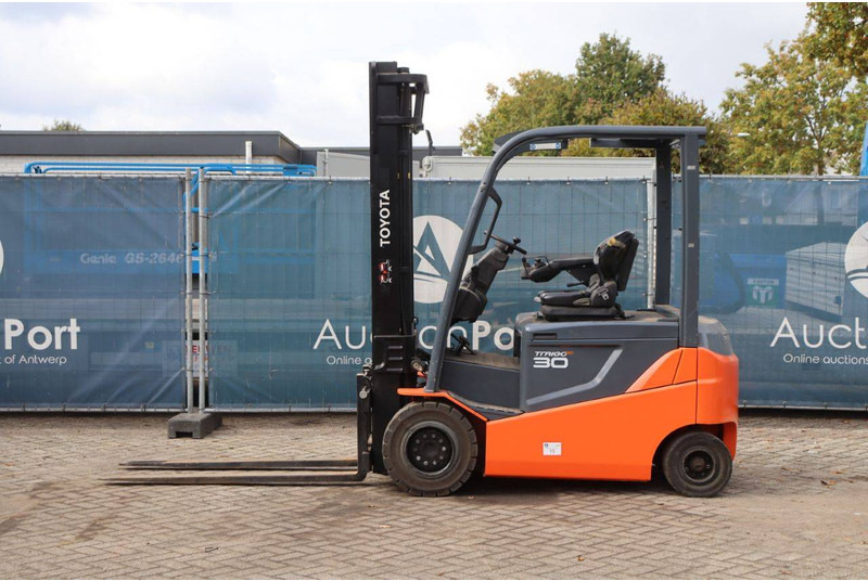 Toyota 8FBMKT30 - Electric forklift: picture 2 Toyota 8FBMKT30 - Electric forklift: picture 2