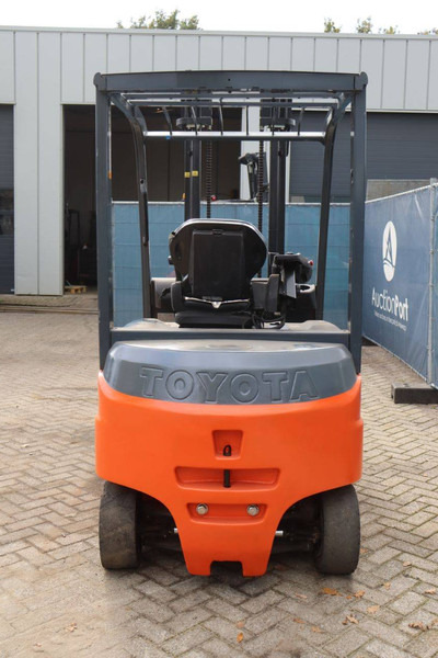 Toyota 8FBMKT30 - Electric forklift: picture 5 Toyota 8FBMKT30 - Electric forklift: picture 5