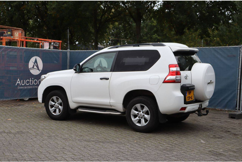 Toyota Land Cruiser - Saloon car: picture 3 Toyota Land Cruiser - Saloon car: picture 3