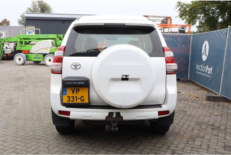 Toyota Land Cruiser - Saloon car: picture 5 Toyota Land Cruiser - Saloon car: picture 5