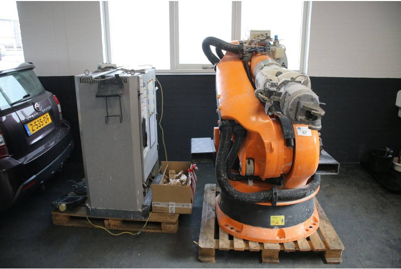 UK KR 150-F 2000 - Battery: picture 2 UK KR 150-F 2000 - Battery: picture 2