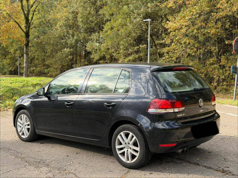 Volkswagen Golf 2.0 TDI - Saloon car: picture 2 Volkswagen Golf 2.0 TDI - Saloon car: picture 2
