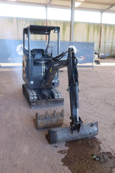 Mini excavator Volvo EC15D: picture 6