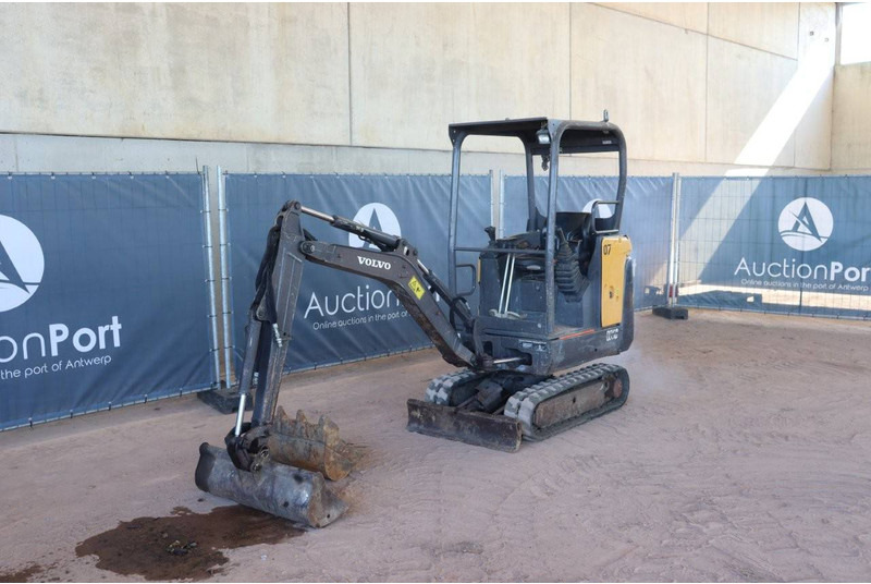 Mini excavator Volvo EC15D: picture 8