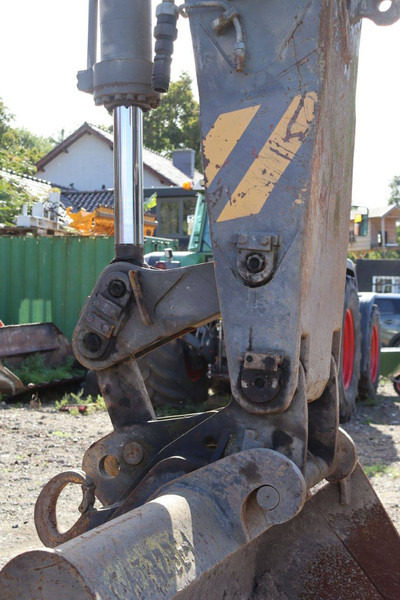 Crawler excavator Volvo EC230B: picture 11