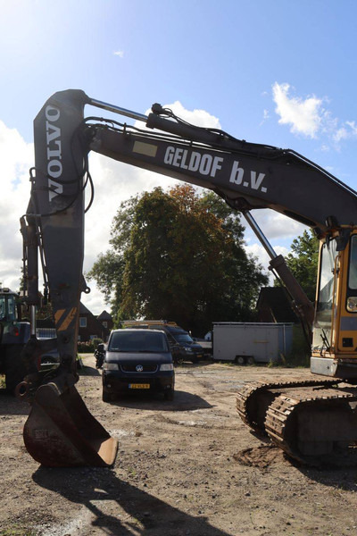 Crawler excavator Volvo EC230B: picture 15