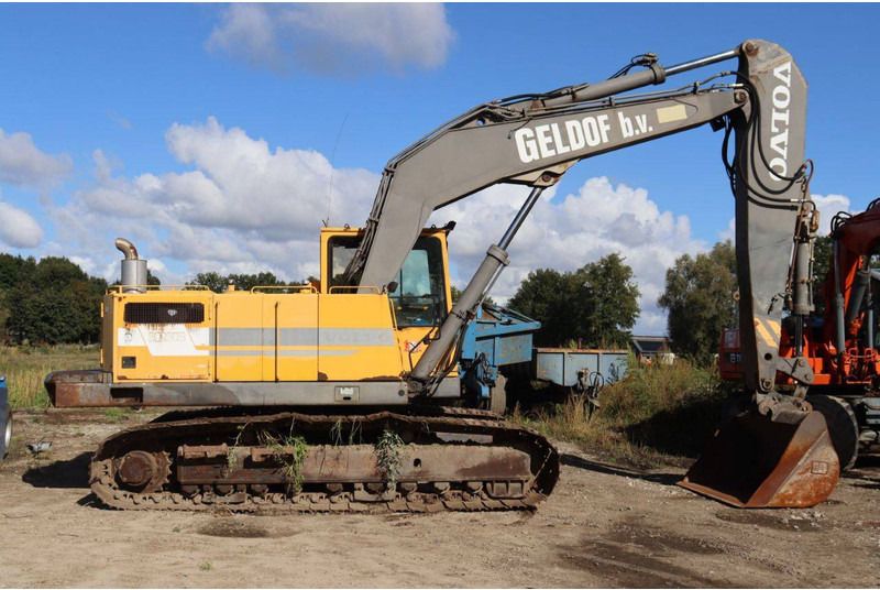 Crawler excavator Volvo EC230B: picture 7
