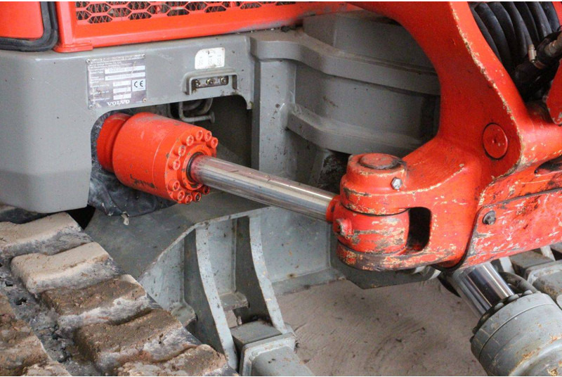 Crawler excavator Volvo ECR88D: picture 20