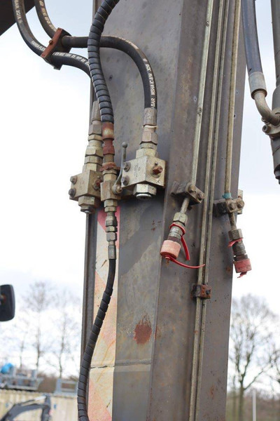 Wheel excavator Volvo EW160B: picture 17