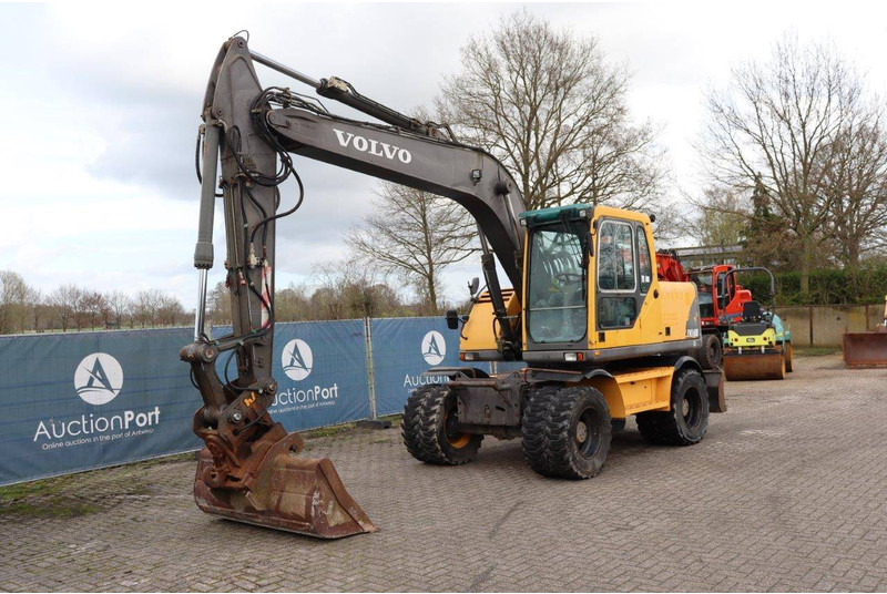 Wheel excavator Volvo EW160B: picture 8