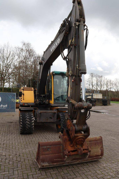 Wheel excavator Volvo EW160B: picture 6