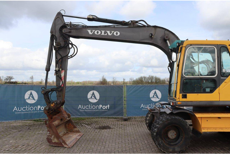 Wheel excavator Volvo EW160B: picture 9