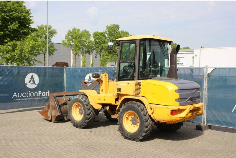 Volvo L30G - Wheel loader: picture 3 Volvo L30G - Wheel loader: picture 3