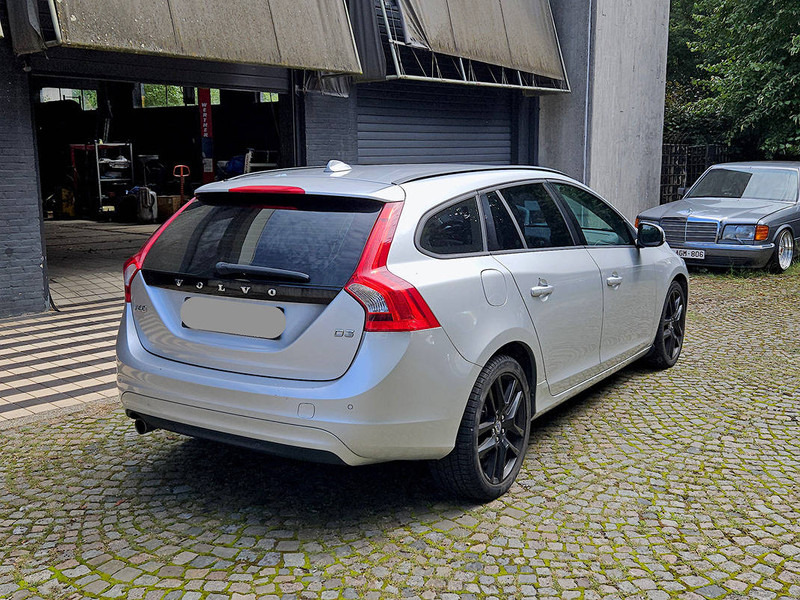 Volvo V60 D3 - Saloon car: picture 5 Volvo V60 D3 - Saloon car: picture 5