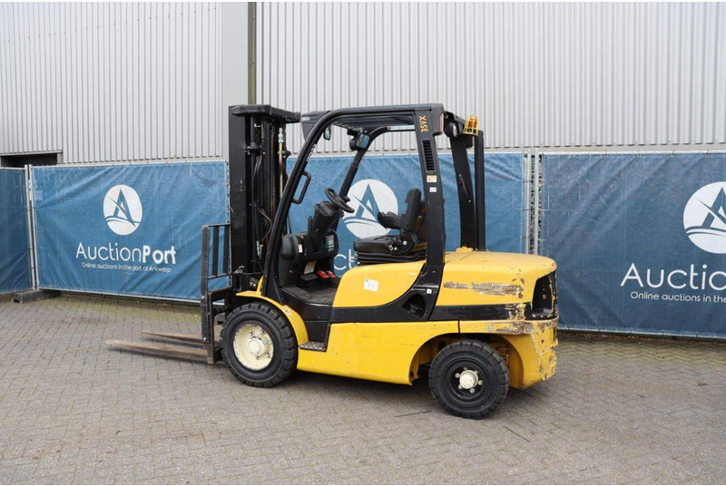 Yale GLP35VX - Diesel forklift: picture 3 Yale GLP35VX - Diesel forklift: picture 3
