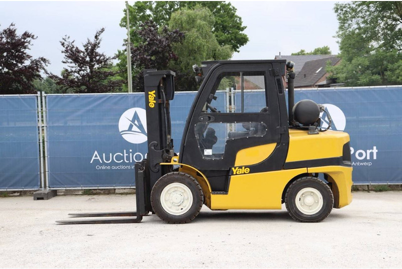 Yale GLP45SVX5 V2214 - LPG forklift: picture 2 Yale GLP45SVX5 V2214 - LPG forklift: picture 2