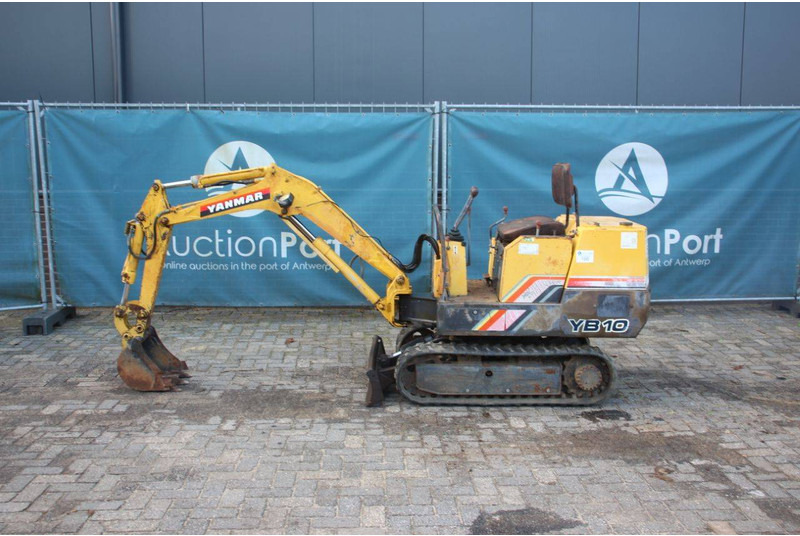 Yanmar YB10 - Mini excavator: picture 2 Yanmar YB10 - Mini excavator: picture 2