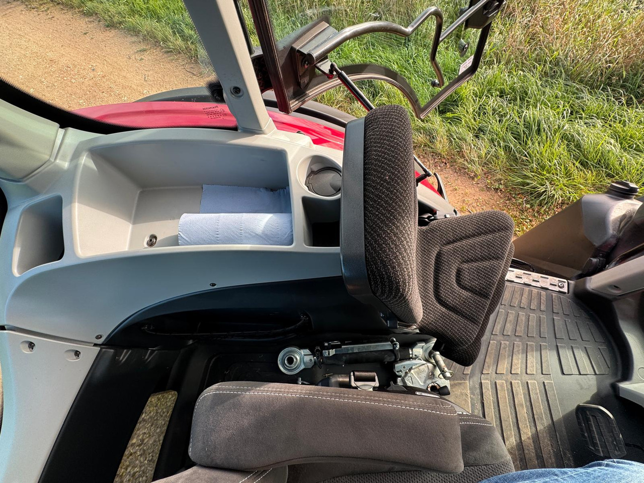 Farm tractor Valtra T255: picture 8