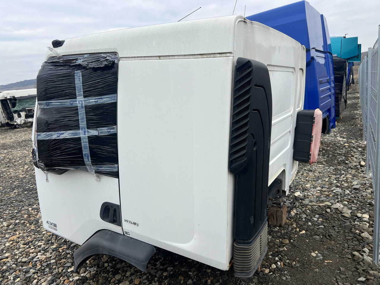 CABINA RENAULT PREMIUM SLEEPER CAB L2H1 - Cab for Truck: picture 4 CABINA RENAULT PREMIUM SLEEPER CAB L2H1 - Cab for Truck: picture 4