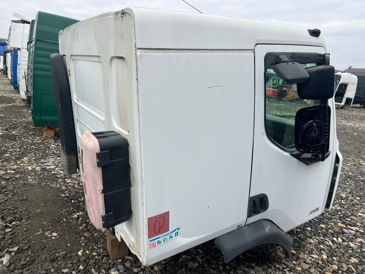 CABINA RENAULT PREMIUM SLEEPER CAB L2H1 - Cab for Truck: picture 5 CABINA RENAULT PREMIUM SLEEPER CAB L2H1 - Cab for Truck: picture 5