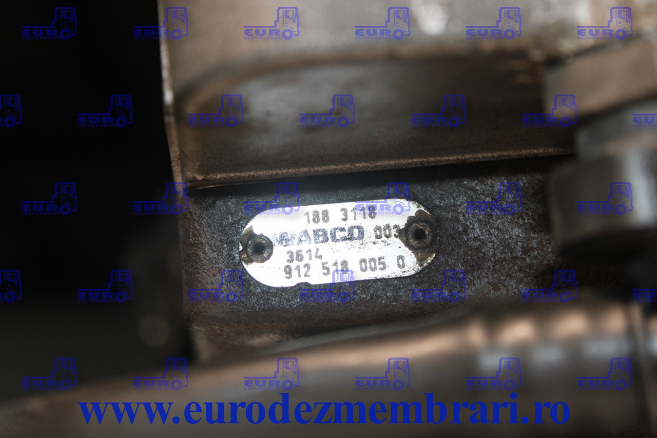 COMPRESOR AER DAF XF106 MX-13 1883118 - Air brake compressor for Truck: picture 2 COMPRESOR AER DAF XF106 MX-13 1883118 - Air brake compressor for Truck: picture 2