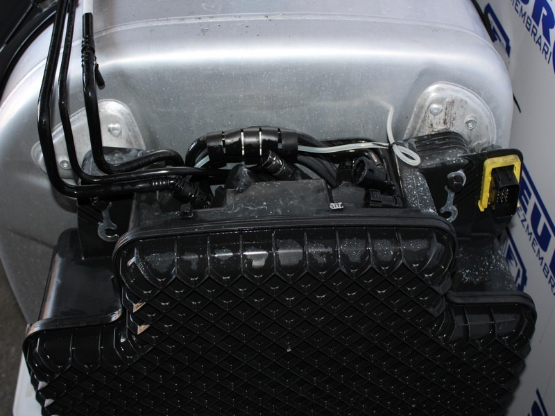 REZERVOR COMBUSTIBIL 570L + CARCASA POMPARE COMBUSTIBIL SCANIA SUPER 2710466, 3110686 - Fuel tank for Truck: picture 3 REZERVOR COMBUSTIBIL 570L + CARCASA POMPARE COMBUSTIBIL SCANIA SUPER 2710466, 3110686 - Fuel tank for Truck: picture 3