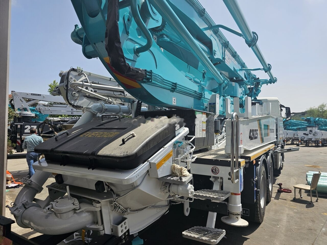 New Concrete pump truck Mercedes-Benz New Everdigm ECP 42 CX 5 ECP 42 CX5 on chassis: picture 13 New Concrete pump truck Mercedes-Benz New Everdigm ECP 42 CX 5 ECP 42 CX5 on chassis: picture 13