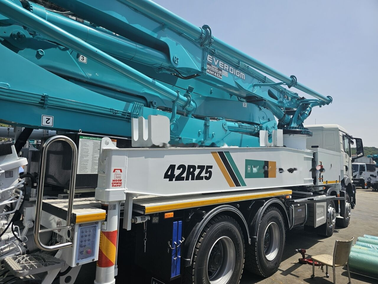 Mercedes-Benz New Everdigm ECP 42 CX 5 ECP 42 CX5 on chassis - Concrete pump truck: picture 3 Mercedes-Benz New Everdigm ECP 42 CX 5 ECP 42 CX5 on chassis - Concrete pump truck: picture 3