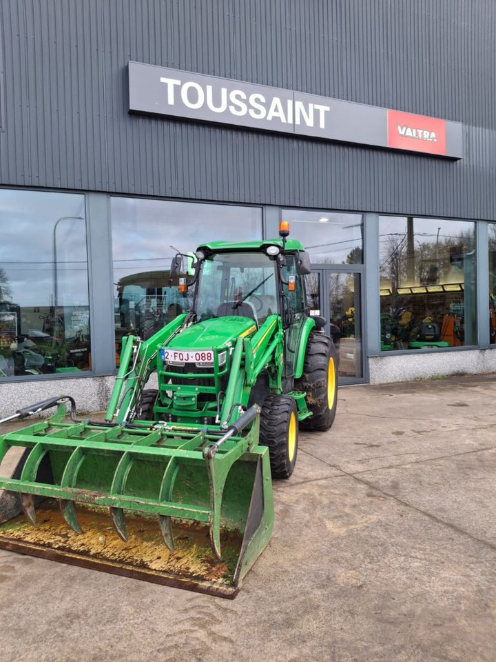 John Deere 4066R - Compact tractor: picture 1 John Deere 4066R - Compact tractor: picture 1