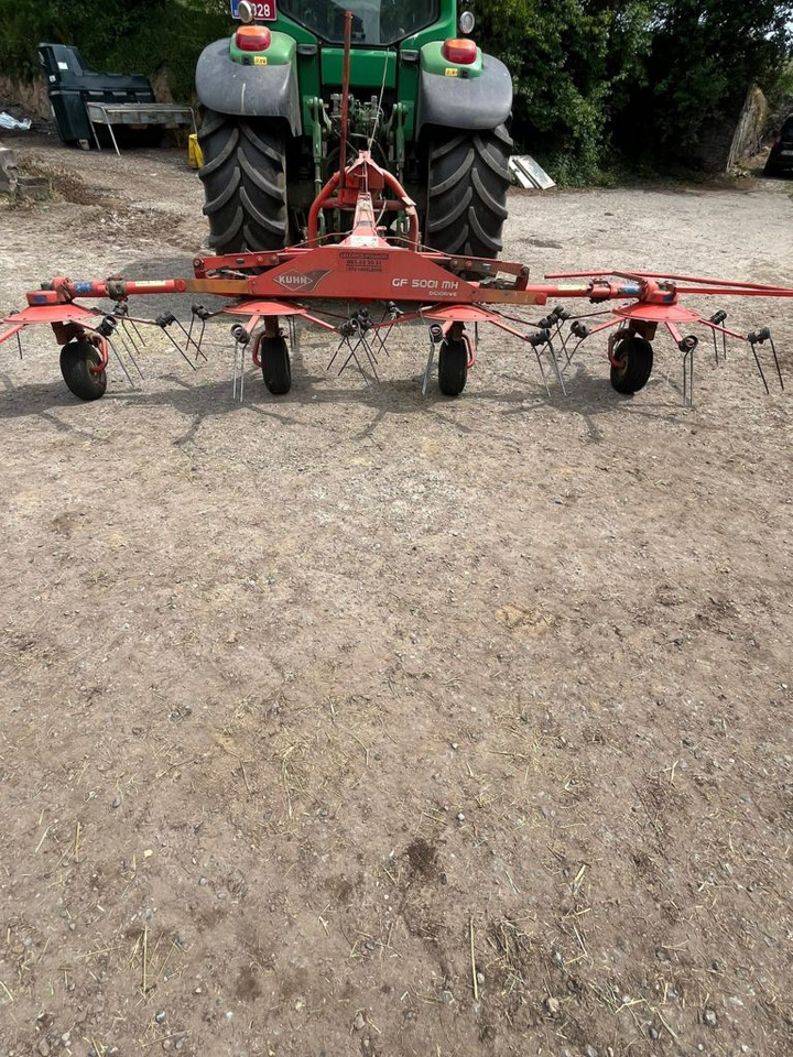 Kuhn GF5001MH - Tedder/ Rake: picture 1 Kuhn GF5001MH - Tedder/ Rake: picture 1