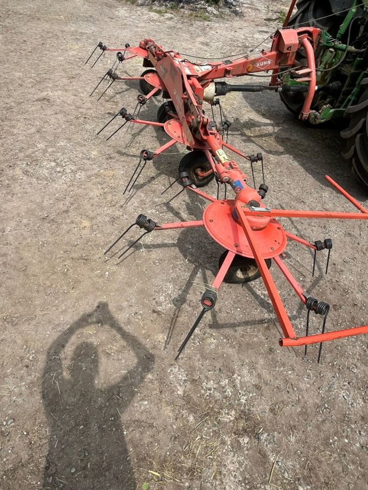 Kuhn GF5001MH - Tedder/ Rake: picture 2 Kuhn GF5001MH - Tedder/ Rake: picture 2