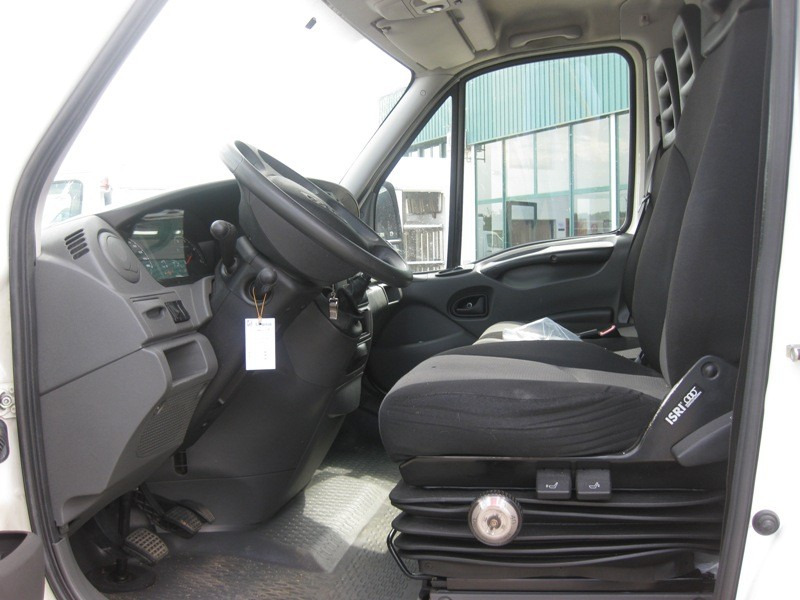 IVECO 35C15 CAJA CERRADA - Closed box van: picture 4 IVECO 35C15 CAJA CERRADA - Closed box van: picture 4