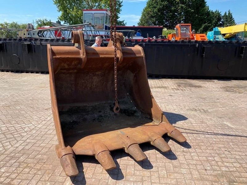 Liebherr Bucket 5 cubic meter - Bucket for Construction machinery: picture 3 Liebherr Bucket 5 cubic meter - Bucket for Construction machinery: picture 3