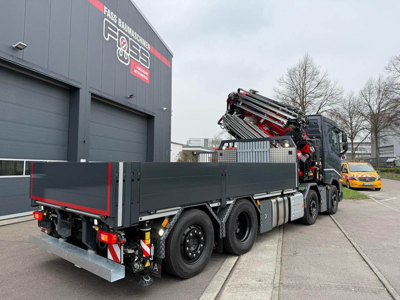Volvo FH 500 | Kran Fassi F820 RA.2 | Jib L426 - Dropside/ Flatbed truck, Crane truck: picture 3 Volvo FH 500 | Kran Fassi F820 RA.2 | Jib L426 - Dropside/ Flatbed truck, Crane truck: picture 3