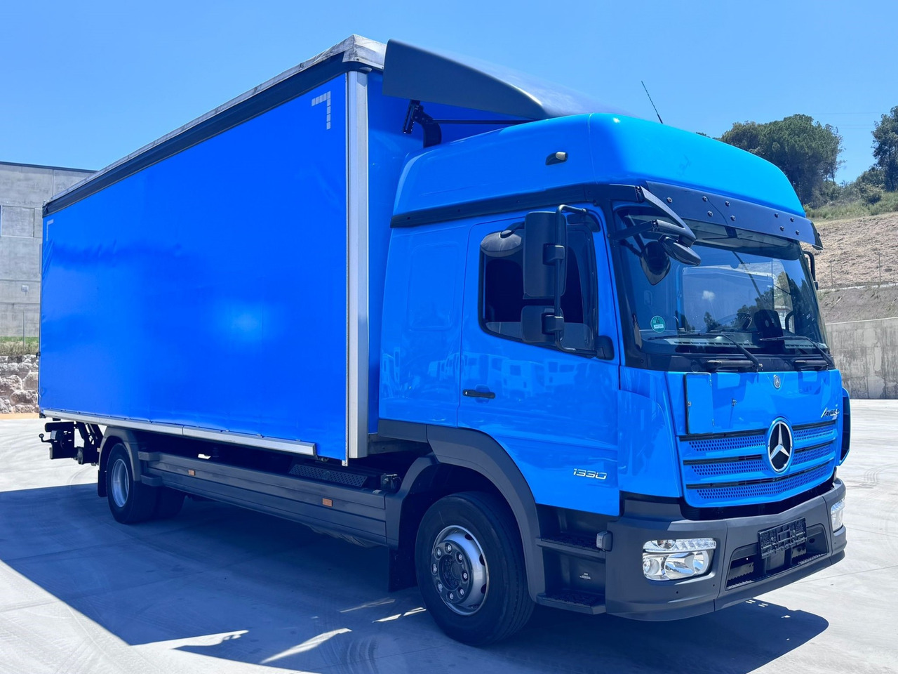 MERCEDES BENZ 13.30L Atego E6 (Tauliner) - Curtain side truck: picture 2 MERCEDES BENZ 13.30L Atego E6 (Tauliner) - Curtain side truck: picture 2