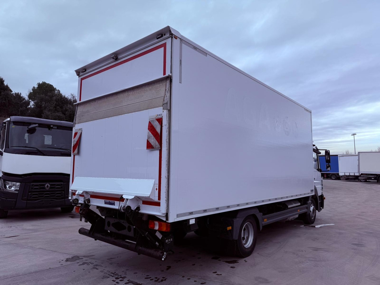 MERCEDES BENZ 9.21 Atego E6 (VAN) - Box truck: picture 4 MERCEDES BENZ 9.21 Atego E6 (VAN) - Box truck: picture 4