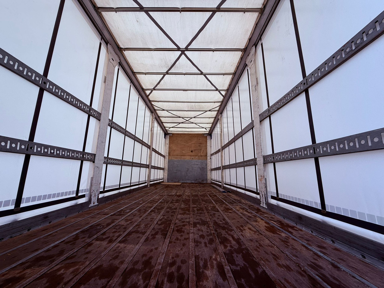 RENAULT D19 E6 (Tauliner) - Curtain side truck: picture 2 RENAULT D19 E6 (Tauliner) - Curtain side truck: picture 2