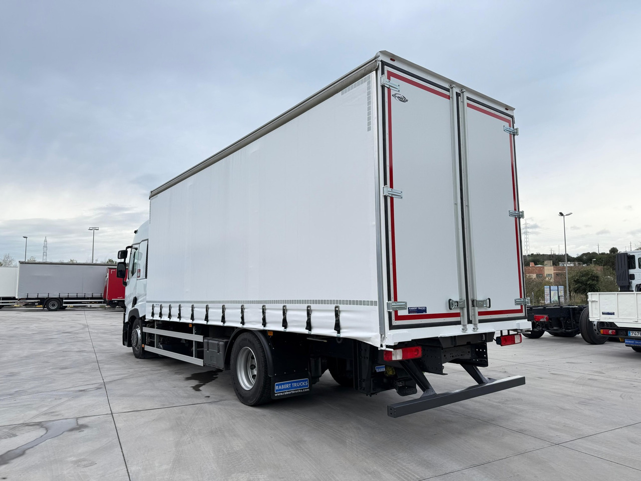 RENAULT T430 E6 (Tauliner) - Curtain side truck: picture 3 RENAULT T430 E6 (Tauliner) - Curtain side truck: picture 3
