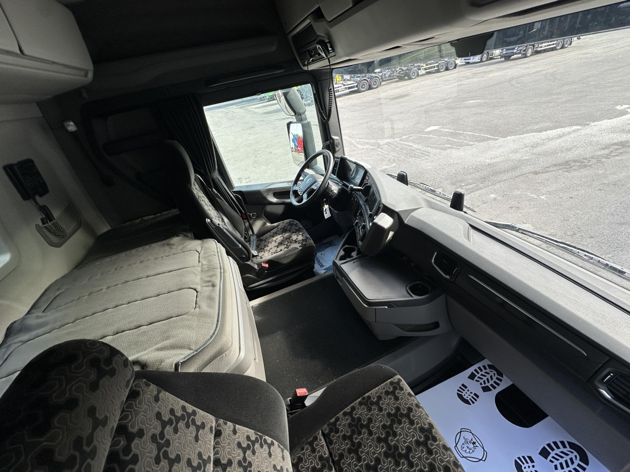 SCANIA R 450 B6x4HA - Container transporter/ Swap body truck: picture 2 SCANIA R 450 B6x4HA - Container transporter/ Swap body truck: picture 2