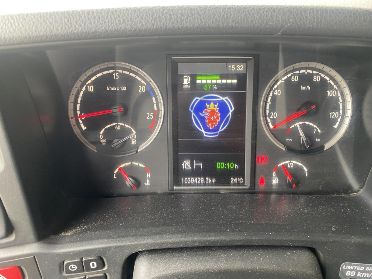 SCANIA R 450 CB6x4HHA - Cab chassis truck: picture 2 SCANIA R 450 CB6x4HHA - Cab chassis truck: picture 2