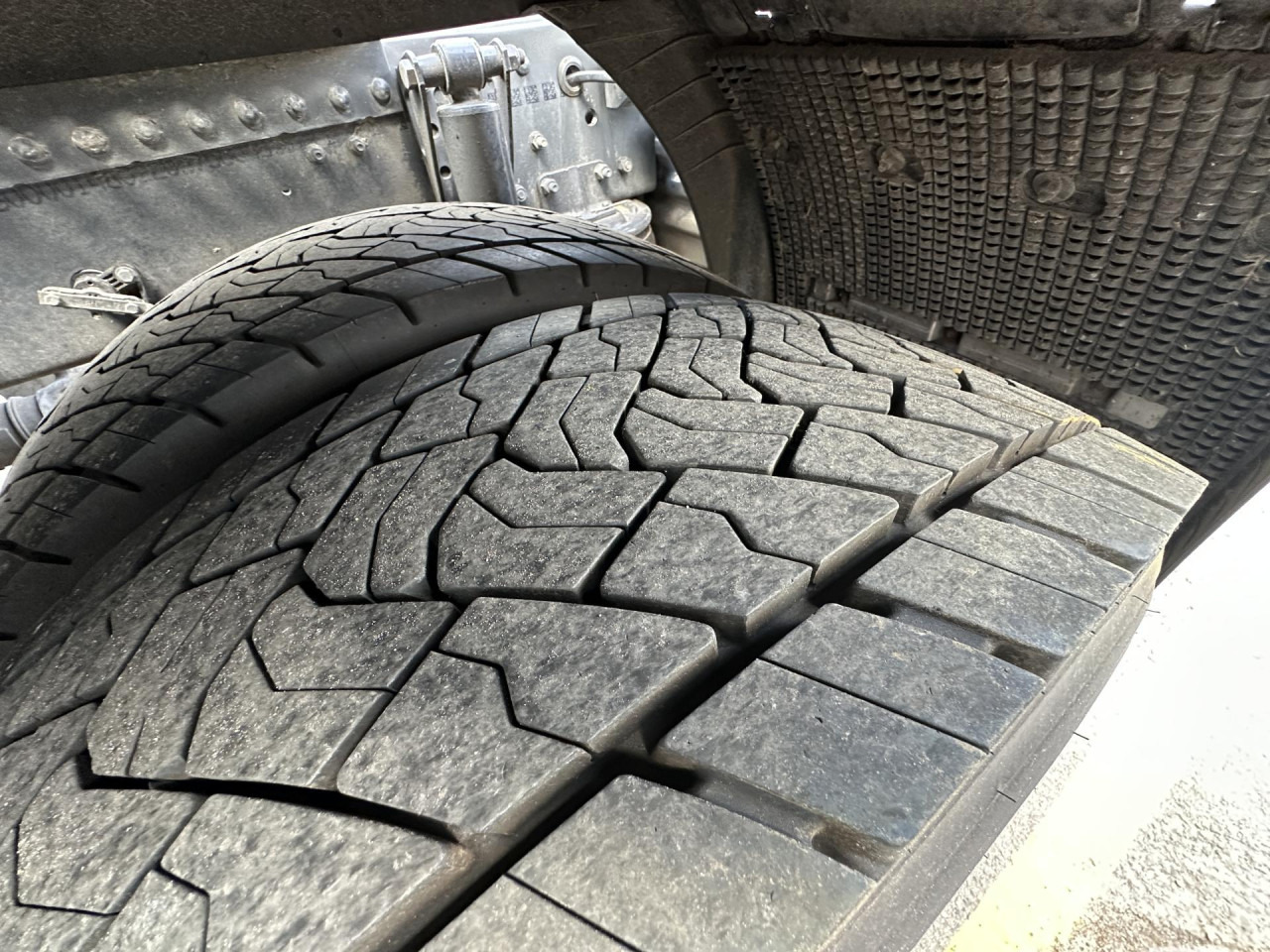 SCANIA R 460 A4x2NB - Tractor unit: picture 2 SCANIA R 460 A4x2NB - Tractor unit: picture 2