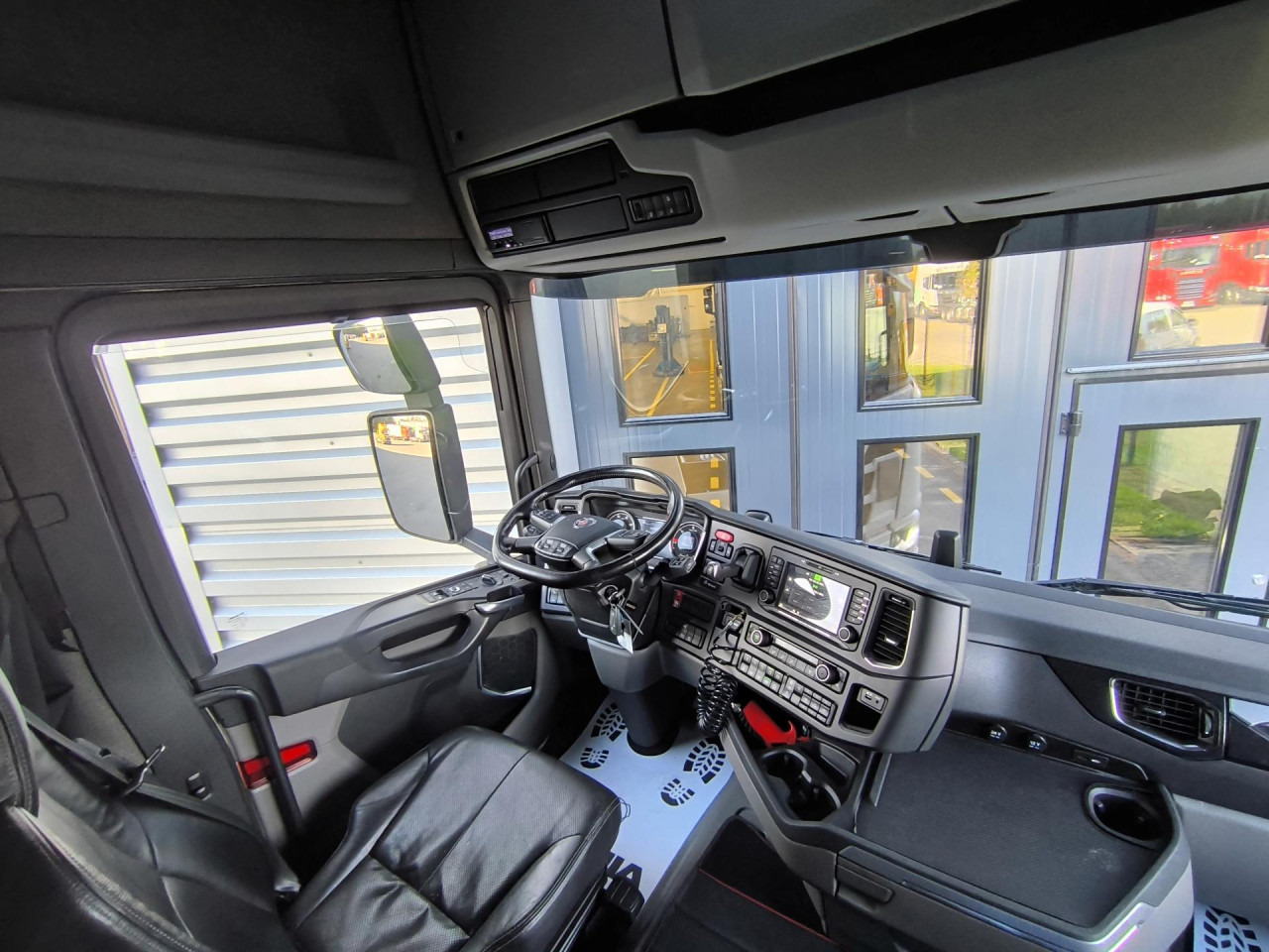 Tractor unit SCANIA R 540 A6x2NB: picture 9