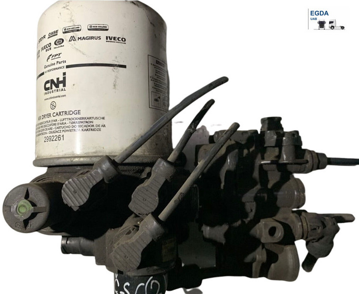 Iveco STRALIS 6 - AC compressor: picture 1 Iveco STRALIS 6 - AC compressor: picture 1