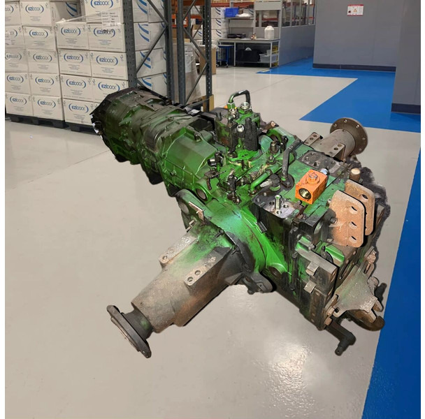 John Deere - Axle and parts: picture 2 John Deere - Axle and parts: picture 2