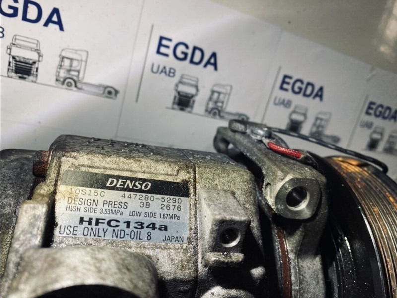 Mercedes-Benz Actros - AC compressor: picture 2 Mercedes-Benz Actros - AC compressor: picture 2