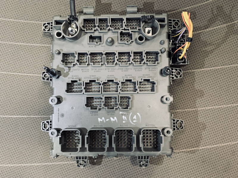 Renault MAGNUM - Electrical system: picture 2 Renault MAGNUM - Electrical system: picture 2